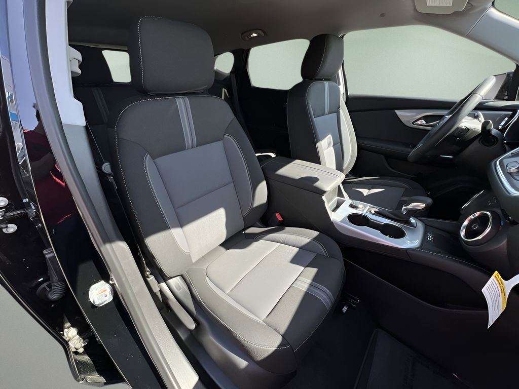 Certified 2025 Chevrolet Blazer LT w/ Convenience Package image 26