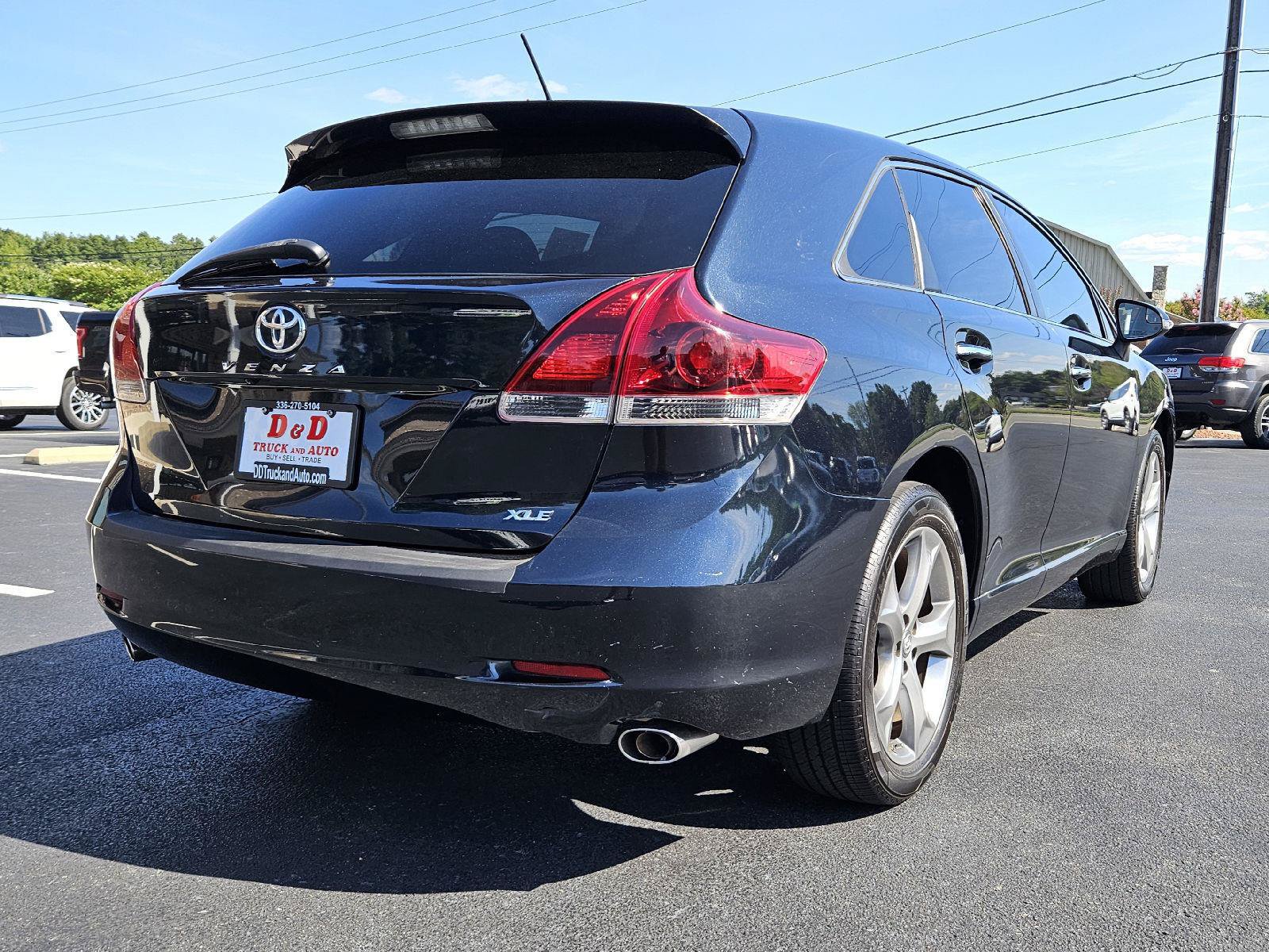 Used 2013 Toyota Venza XLE w/ XLE Premium Pkg FWD image 2