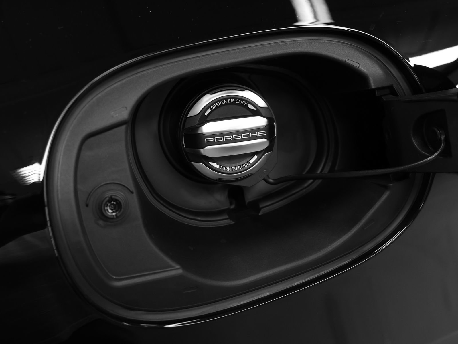 New 2026 Porsche Macan S AWD/4WD image 18