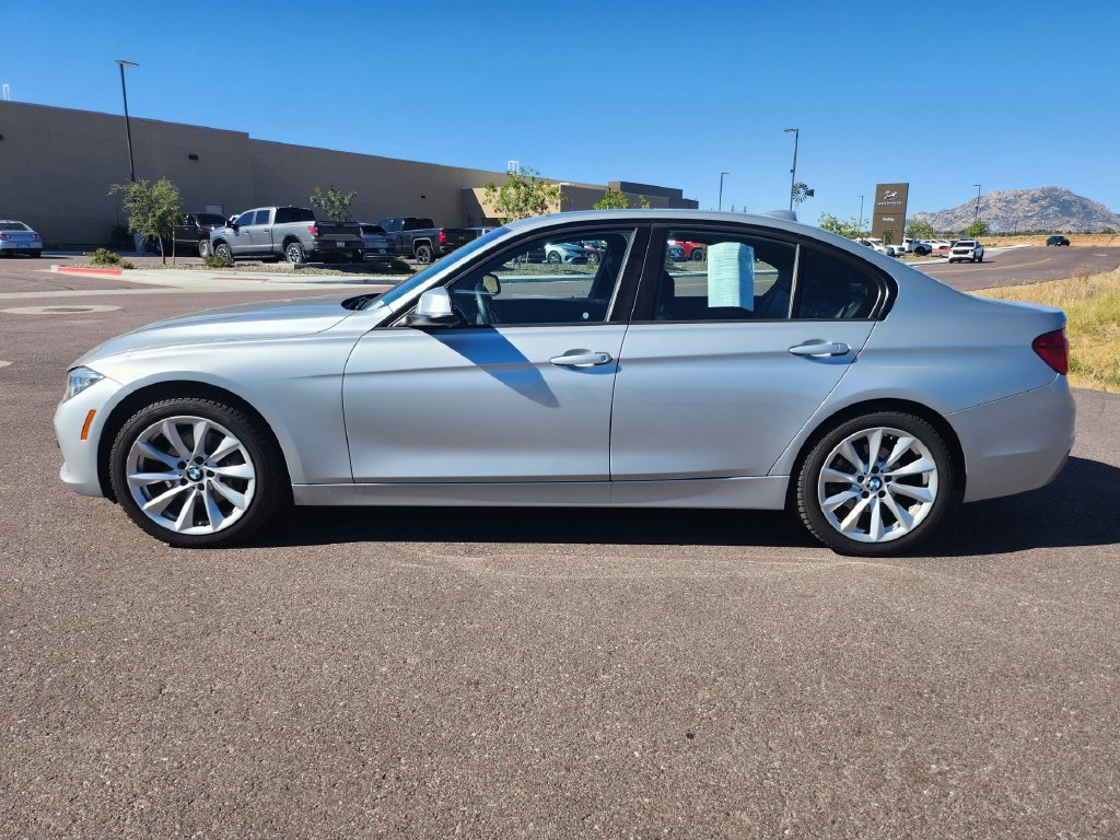 Used 2016 BMW 320i xDrive Sedan AWD/4WD image 8