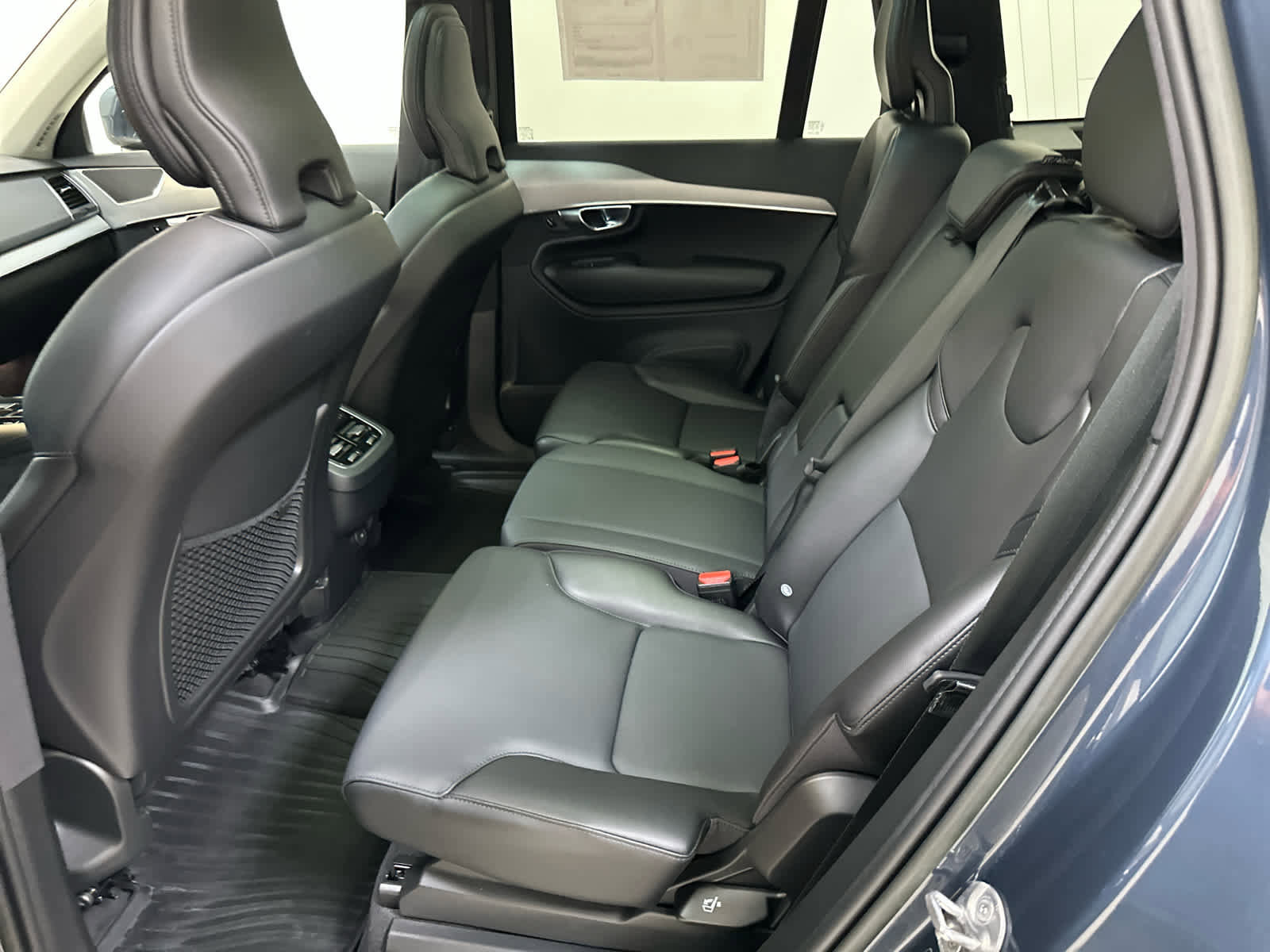 Used 2023 Volvo XC90 B5 Core w/ Protection Package image 19