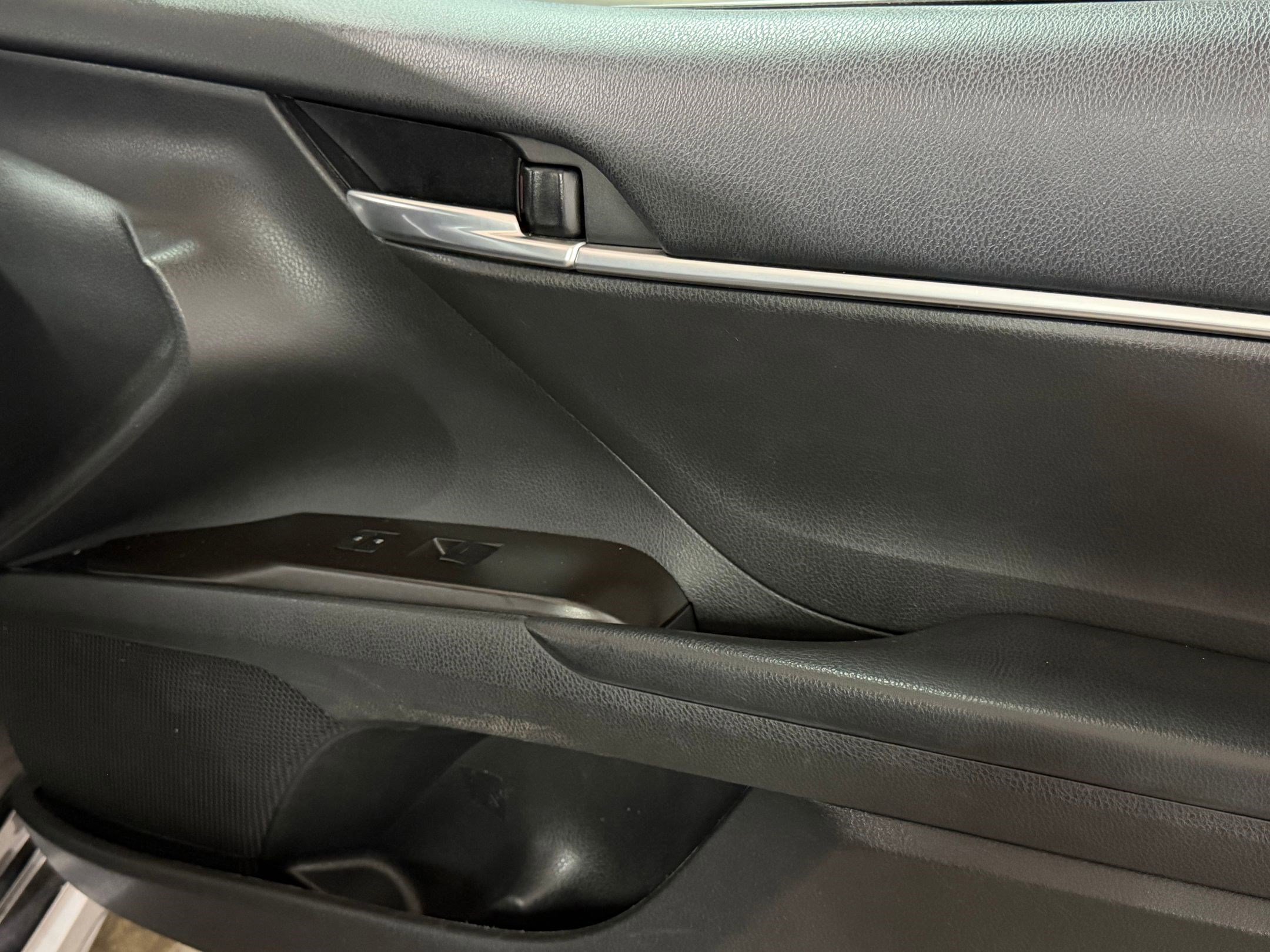 Used 2021 Toyota Camry SE image 36