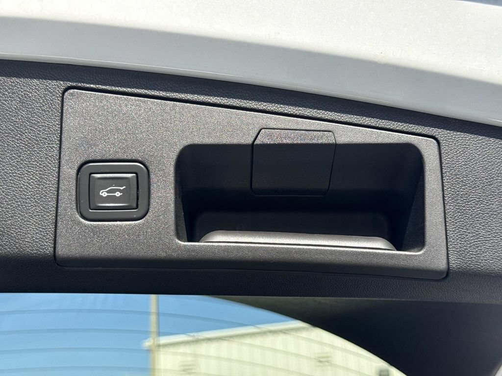 Used 2021 Cadillac XT4 Sport FWD image 12