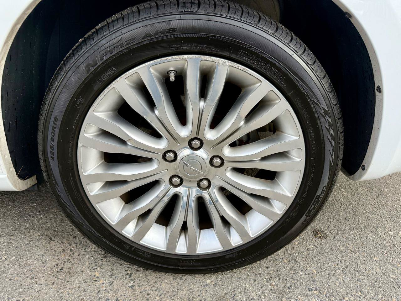 Used 2011 Chrysler 200 Limited FWD image 39