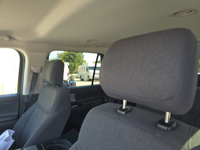 Used 2025 Ford Expedition Active RWD image 8