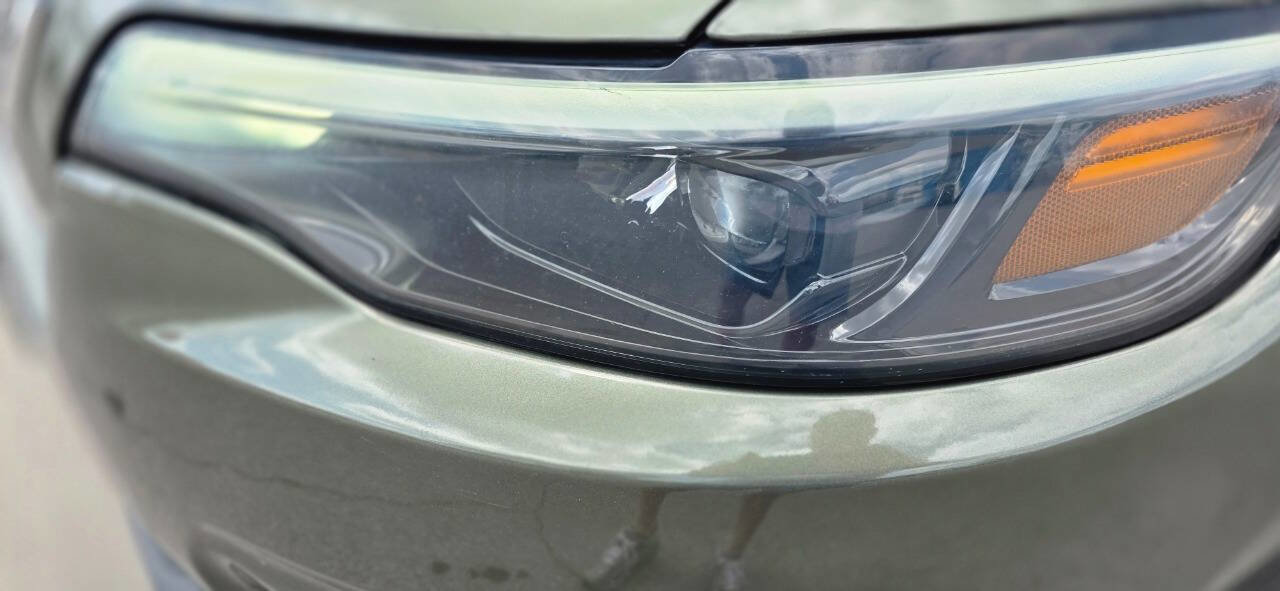 Used 2019 Jeep Cherokee Latitude Plus w/ Comfort/Convenience Group image 29