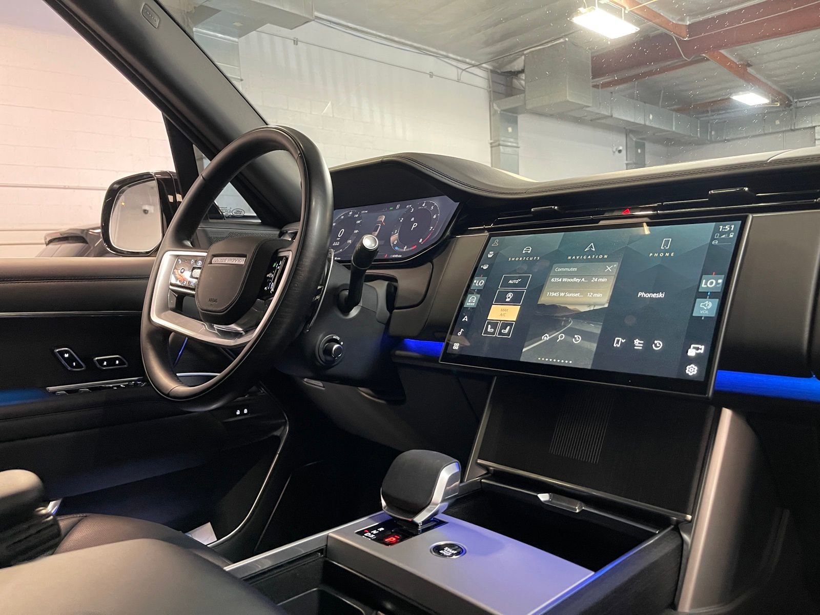 Used 2025 Land Rover Range Rover Long Wheelbase Autobiography image 26