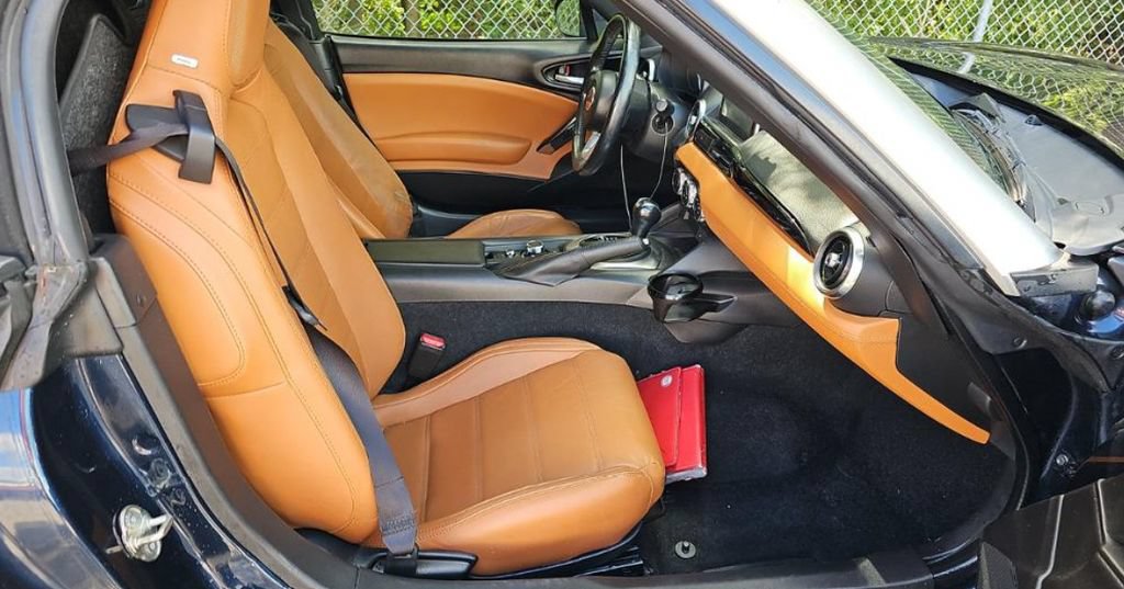 Used 2018 FIAT 124 Spider Lusso w/ Convenience Group RWD image 6