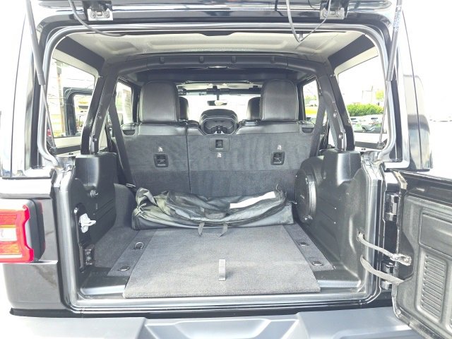 Used 2020 Jeep Wrangler Unlimited Sahara image 46