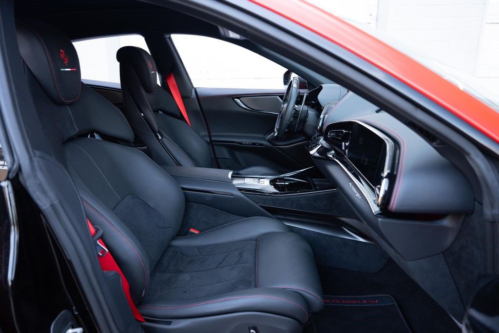 Used 2025 Ferrari Purosangue AWD/4WD image 53