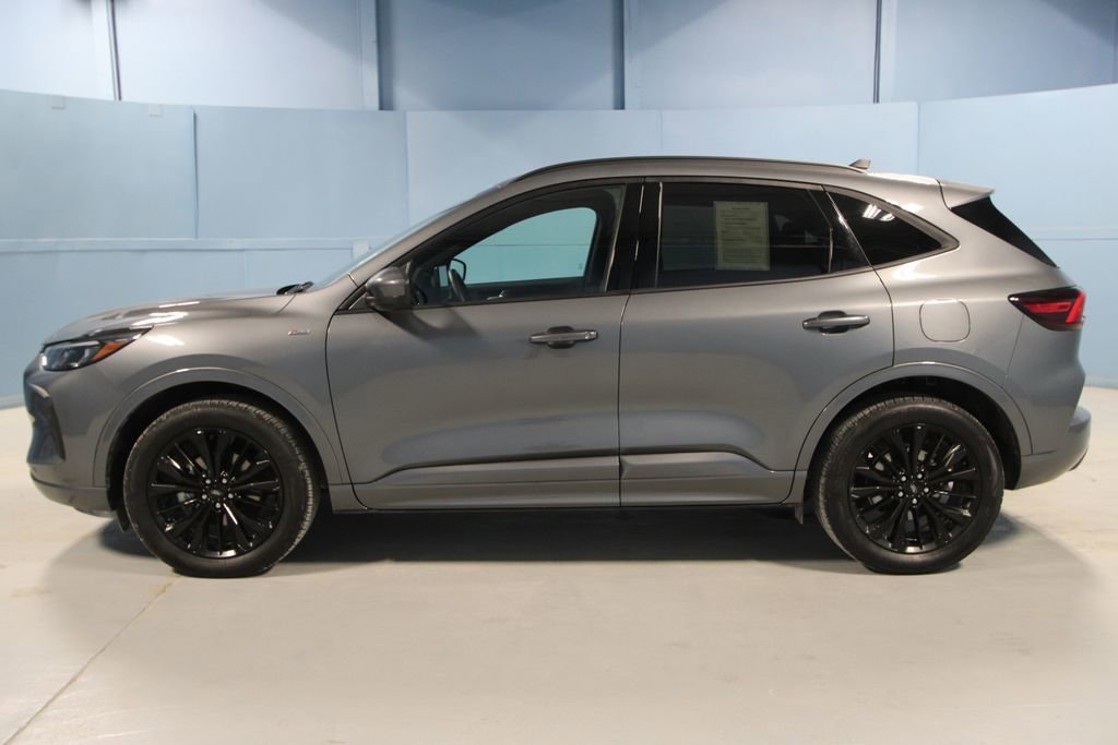Used 2025 Ford Escape ST-Line Elite w/ Premium Technology Package AWD/4WD image 32