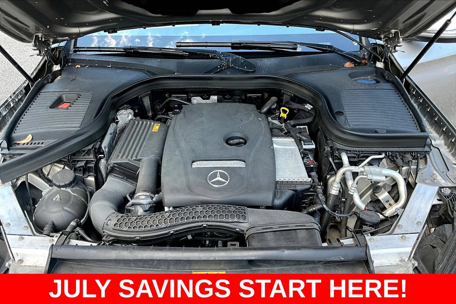 Used 2019 Mercedes-Benz GLC 300 4MATIC w/ Premium Package image 37