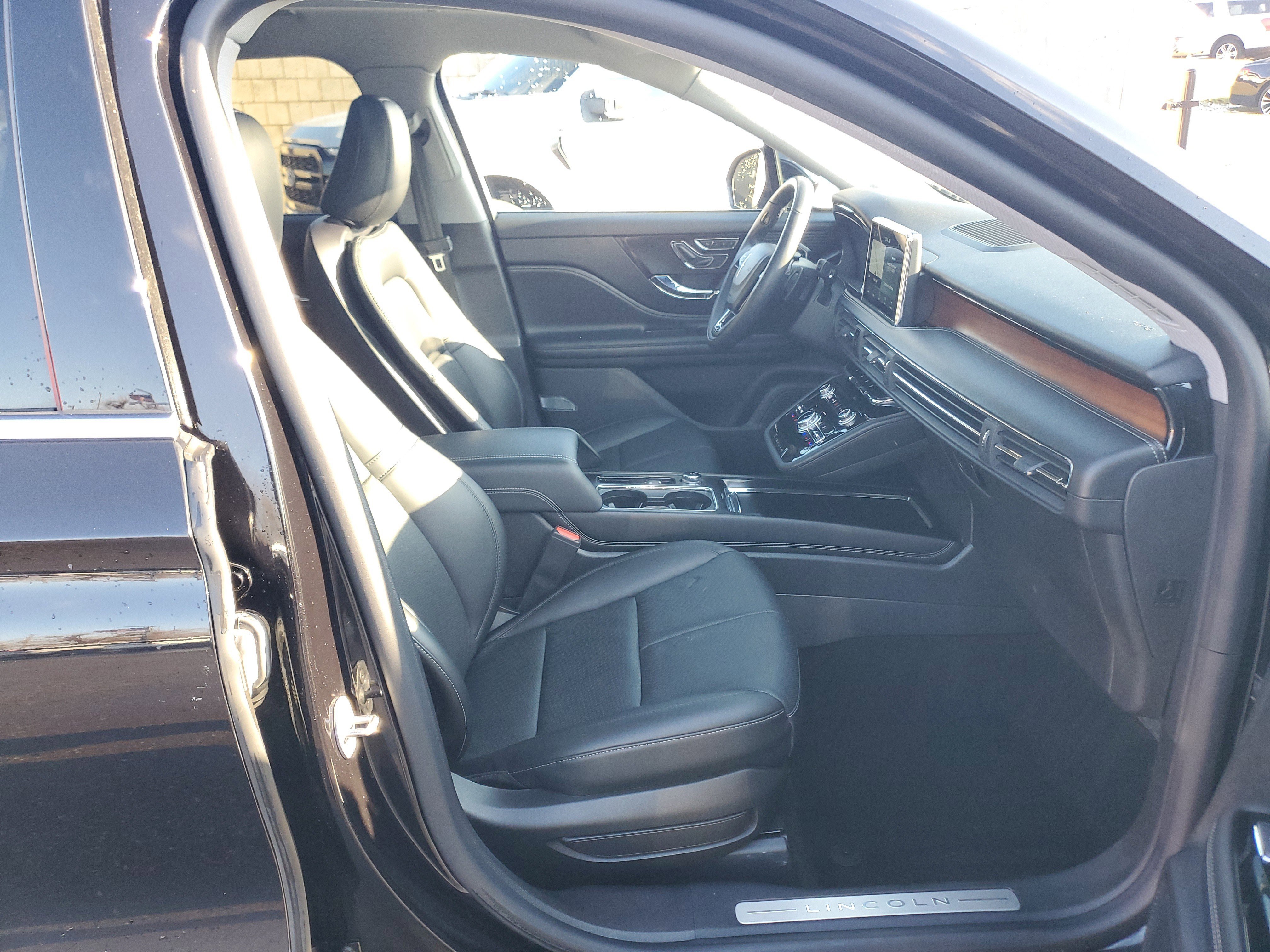 Certified 2022 Lincoln Corsair Reserve w/ Equipment Group 201A image 9