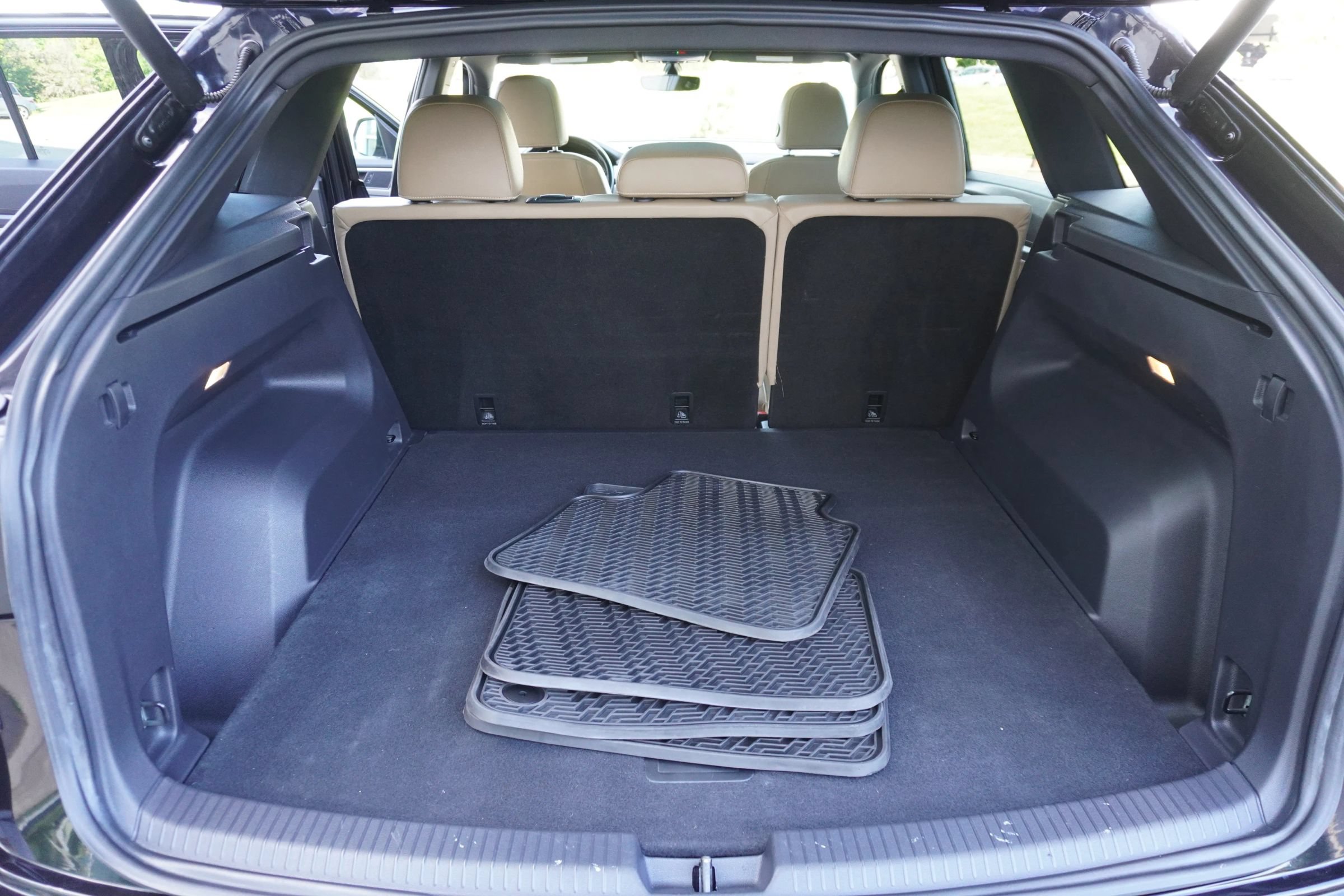 Used 2020 Volkswagen Atlas Cross Sport SE w/ Panoramic Sunroof Package AWD/4WD image 26