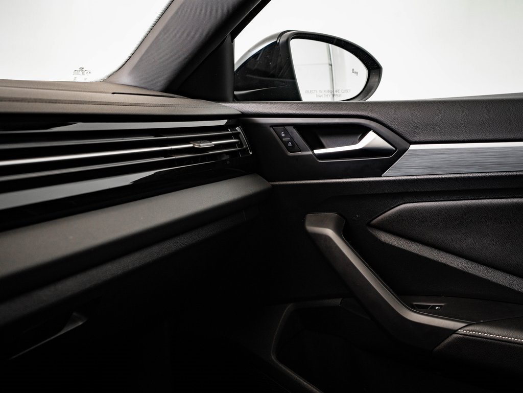 Used 2025 Volkswagen Jetta Sport image 35