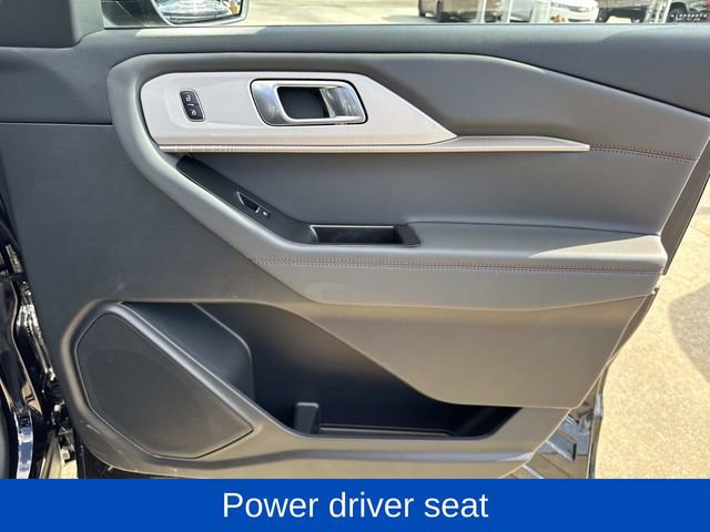 Used 2025 Ford Explorer Active w/ Active Comfort Package image 14