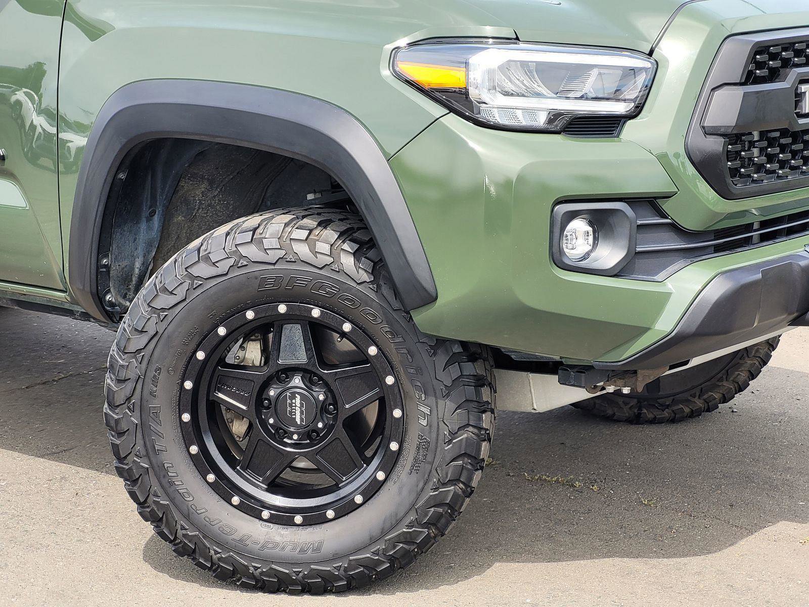 Used 2021 Toyota Tacoma TRD Off-Road w/ TRD Premium Off Road Package AWD/4WD image 5