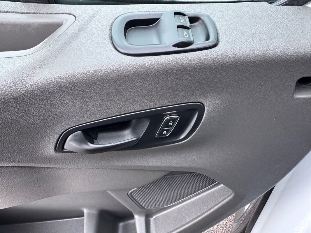 Used 2025 Ford Transit 350 XL image 11