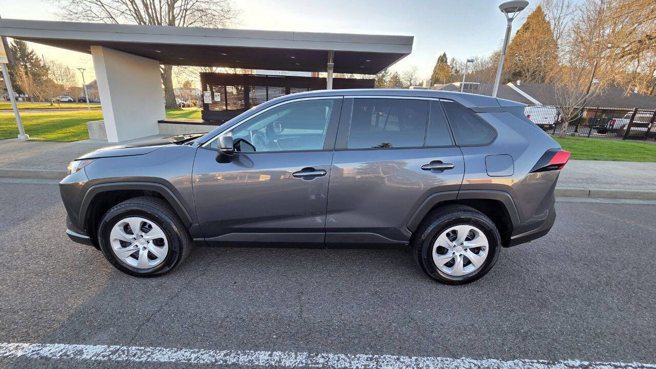 Used 2024 Toyota RAV4 LE image 8