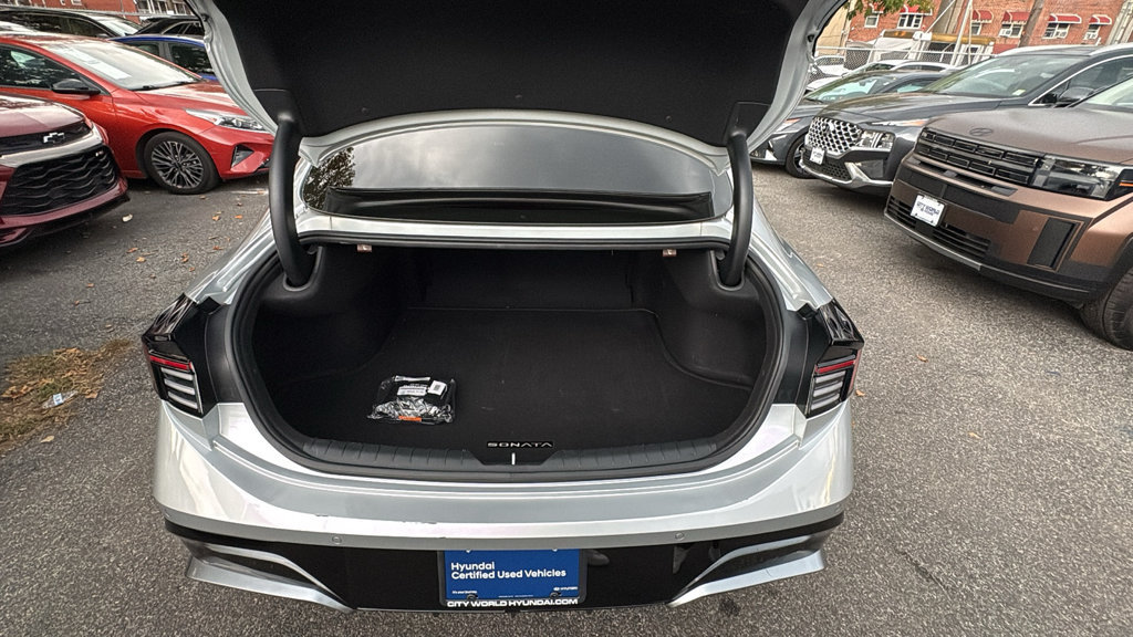 Used 2025 Hyundai Sonata Limited FWD image 31