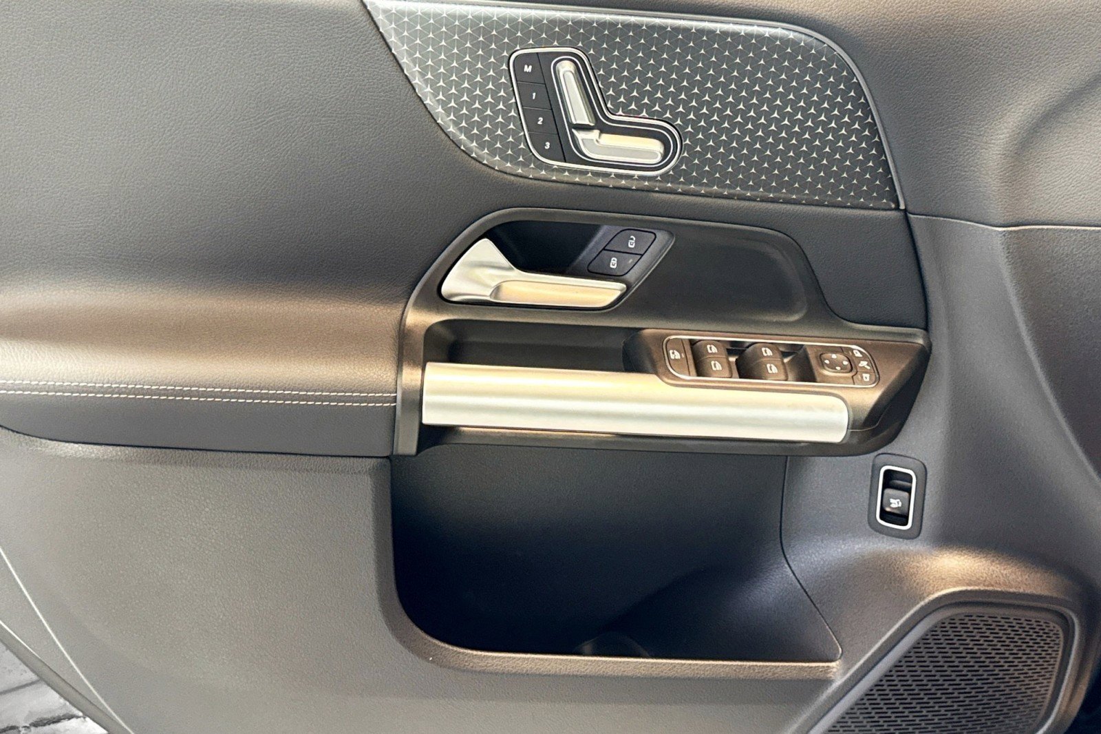 Certified 2025 Mercedes-Benz GLA 250 image 17