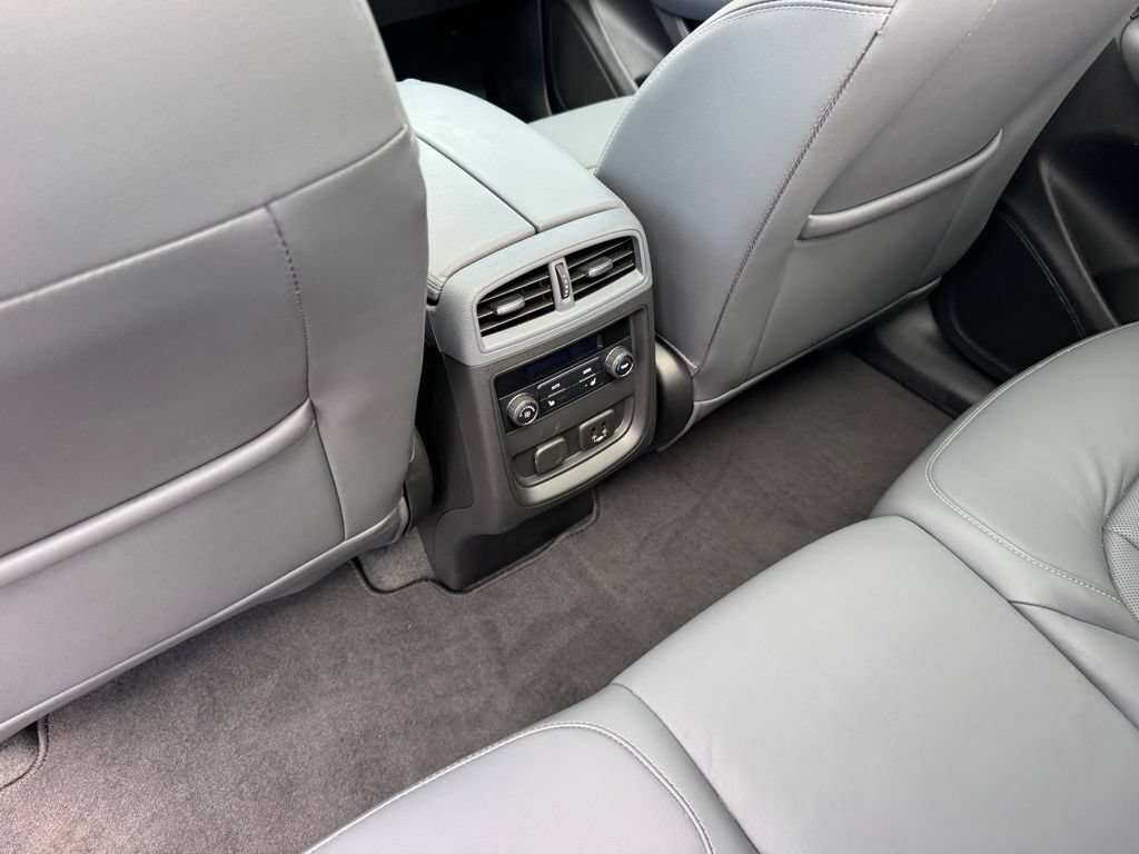 Used 2020 Buick Envision Essence AWD/4WD image 12
