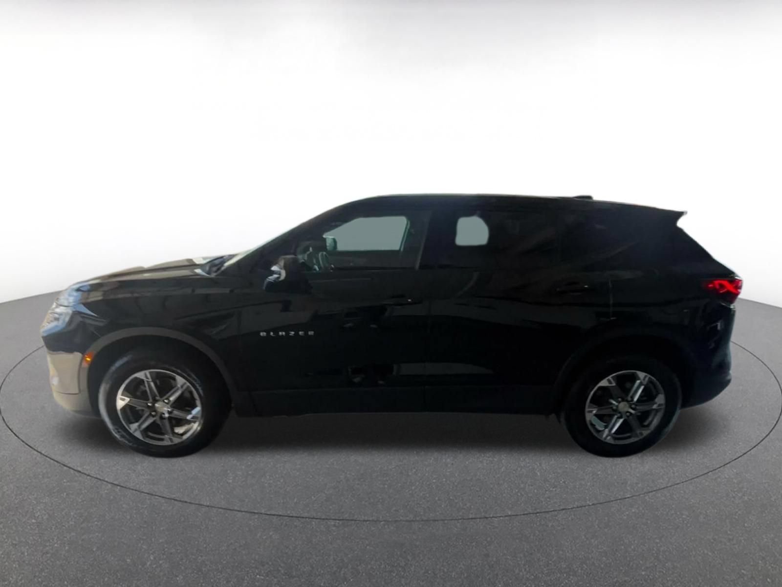 Used 2026 Chevrolet Blazer LT FWD image 8