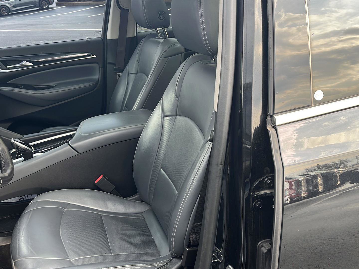 Used 2020 Buick Enclave Essence w/ Sport Touring Edition FWD image 19