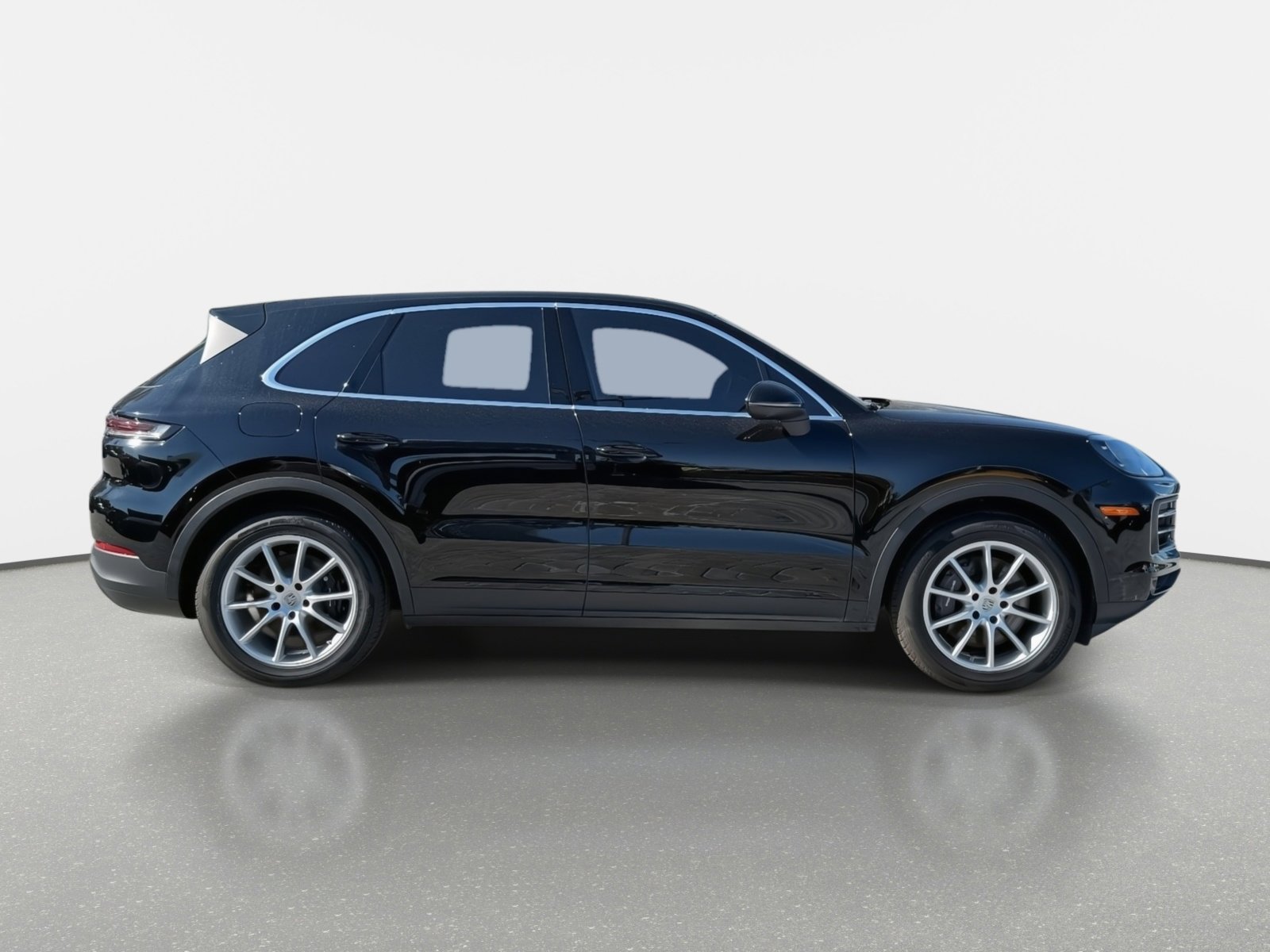 Used 2024 Porsche Cayenne image 2