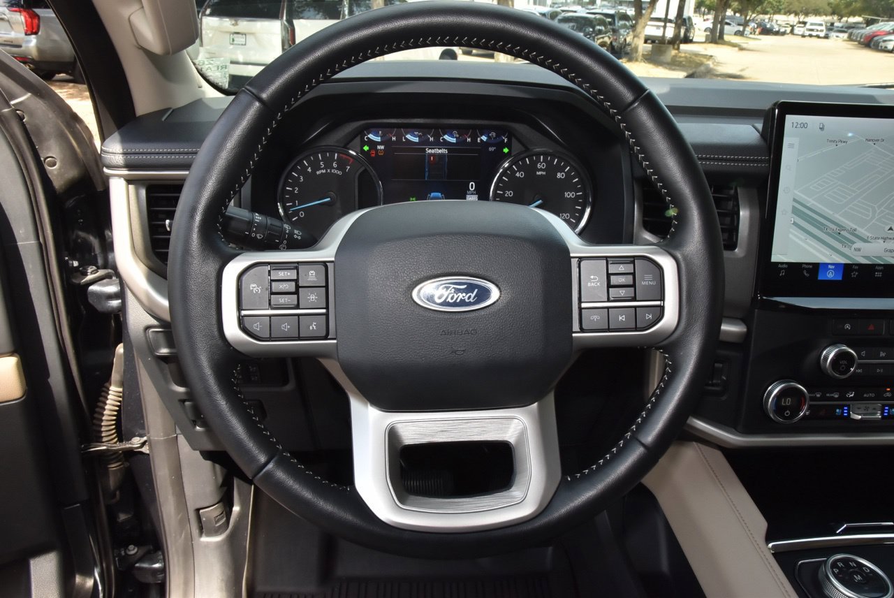 Used 2024 Ford Expedition XLT RWD image 23