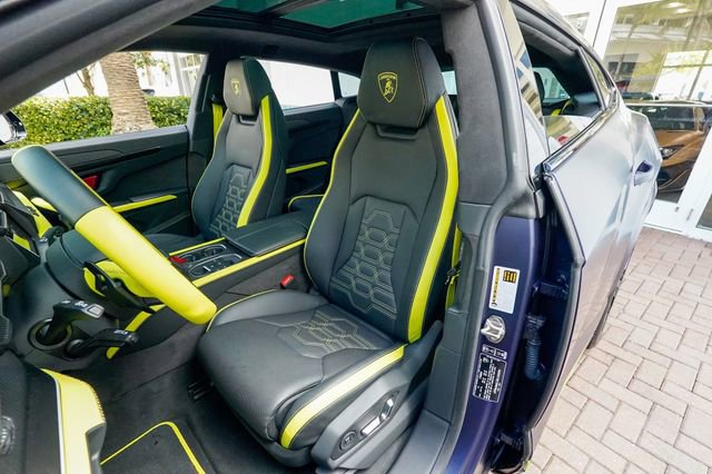 Used 2025 Lamborghini Urus SE image 49