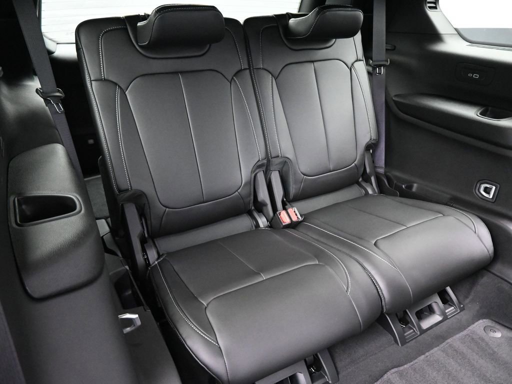 Used 2025 Jeep Grand Cherokee L Limited image 18