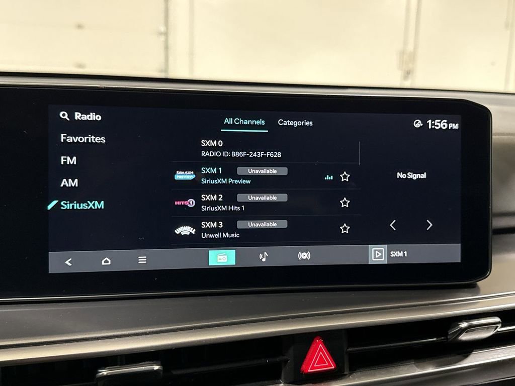 Used 2024 Kia Sorento S image 14