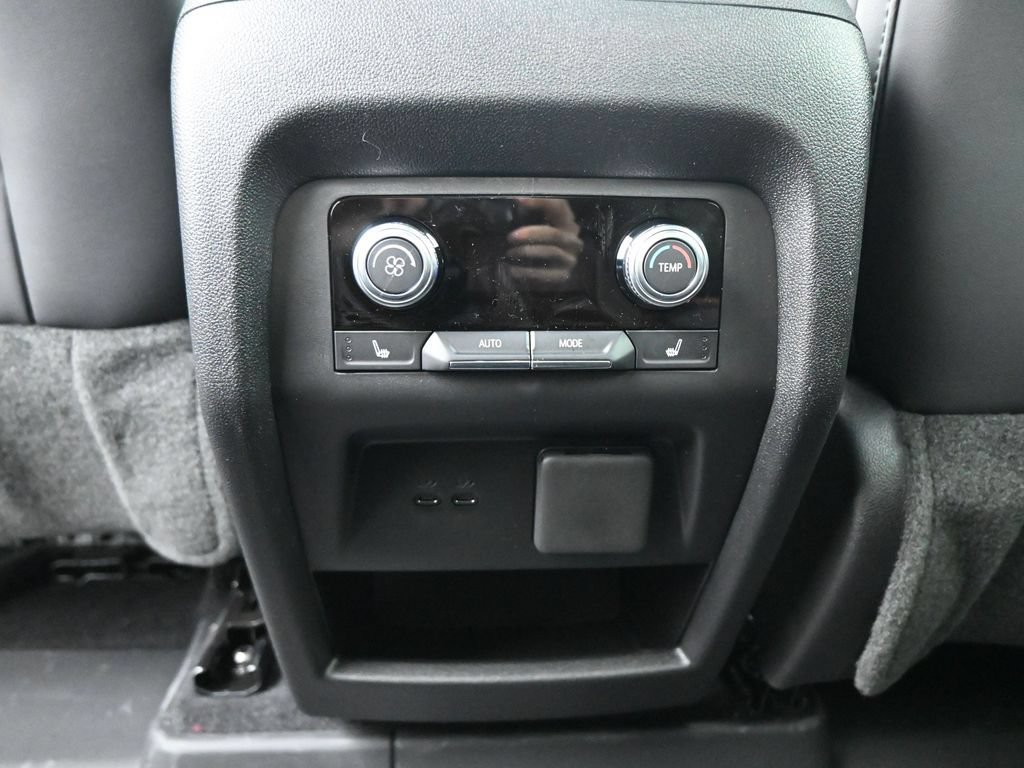 New 2026 GMC Acadia AT4 w/ Luxury Package AWD/4WD image 23