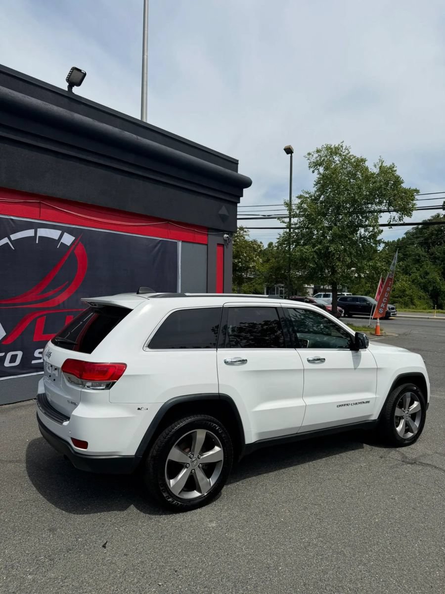Used 2014 Jeep Grand Cherokee Limited w/ Luxury Group II AWD/4WD image 2