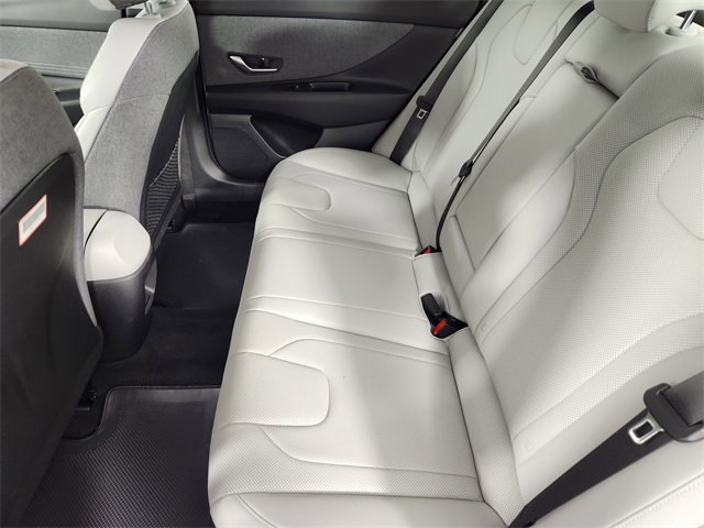 Certified 2025 Hyundai Elantra Limited image 12