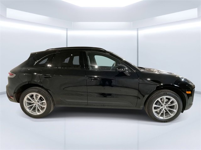 Used 2025 Porsche Macan image 8