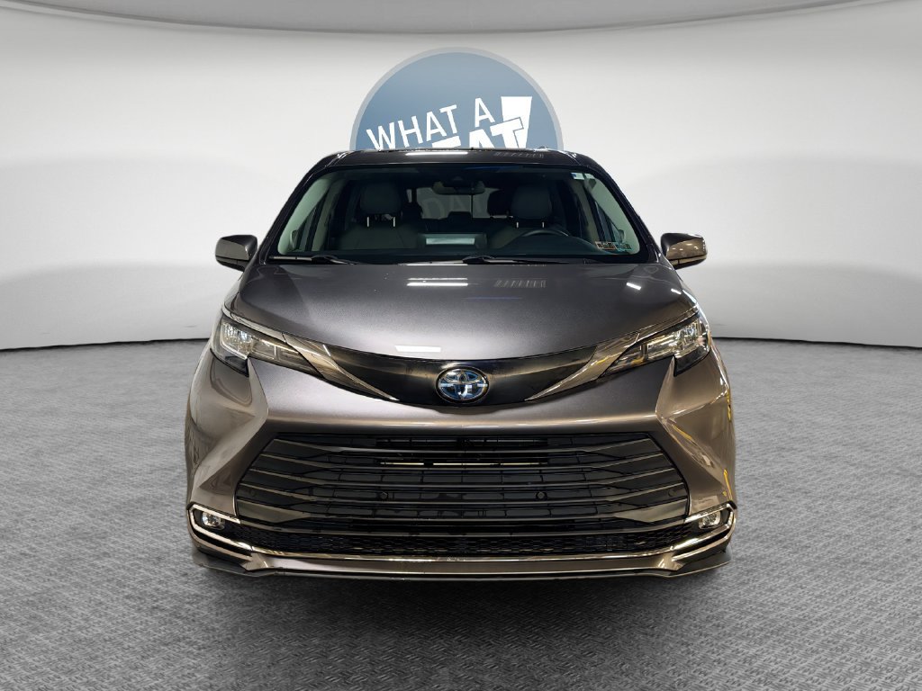 Used 2021 Toyota Sienna XLE w/ XLE Plus Package AWD/4WD image 9