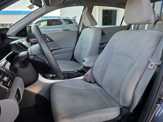 Used 2017 Honda Accord EX image 11
