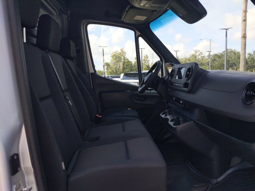 Used 2021 Mercedes-Benz Sprinter 2500 image 11