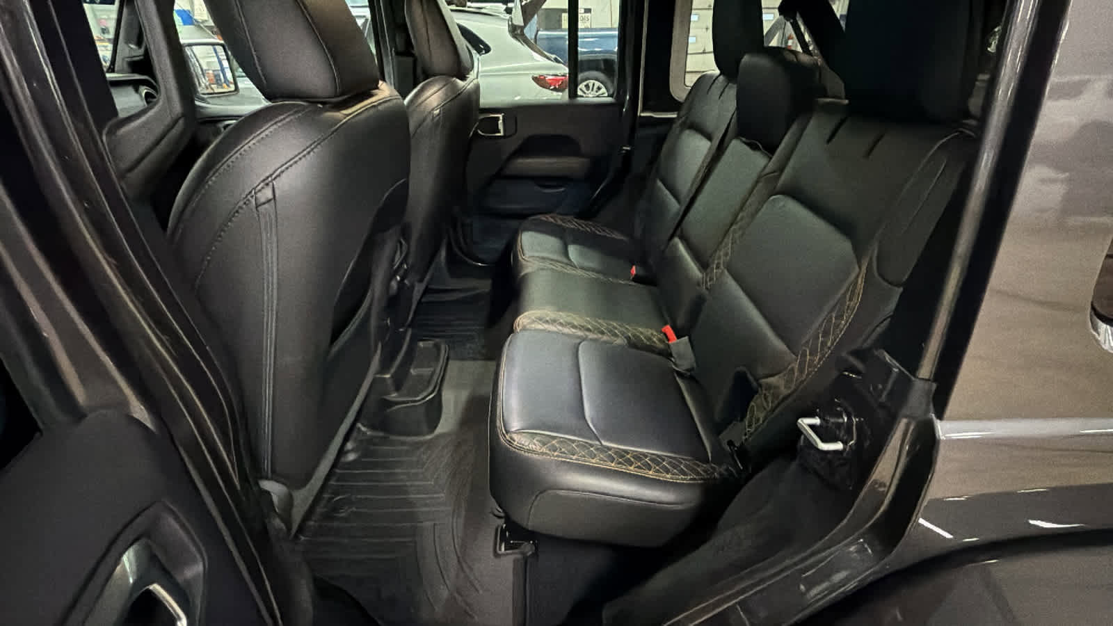 Used 2021 Jeep Wrangler Unlimited Sahara image 23