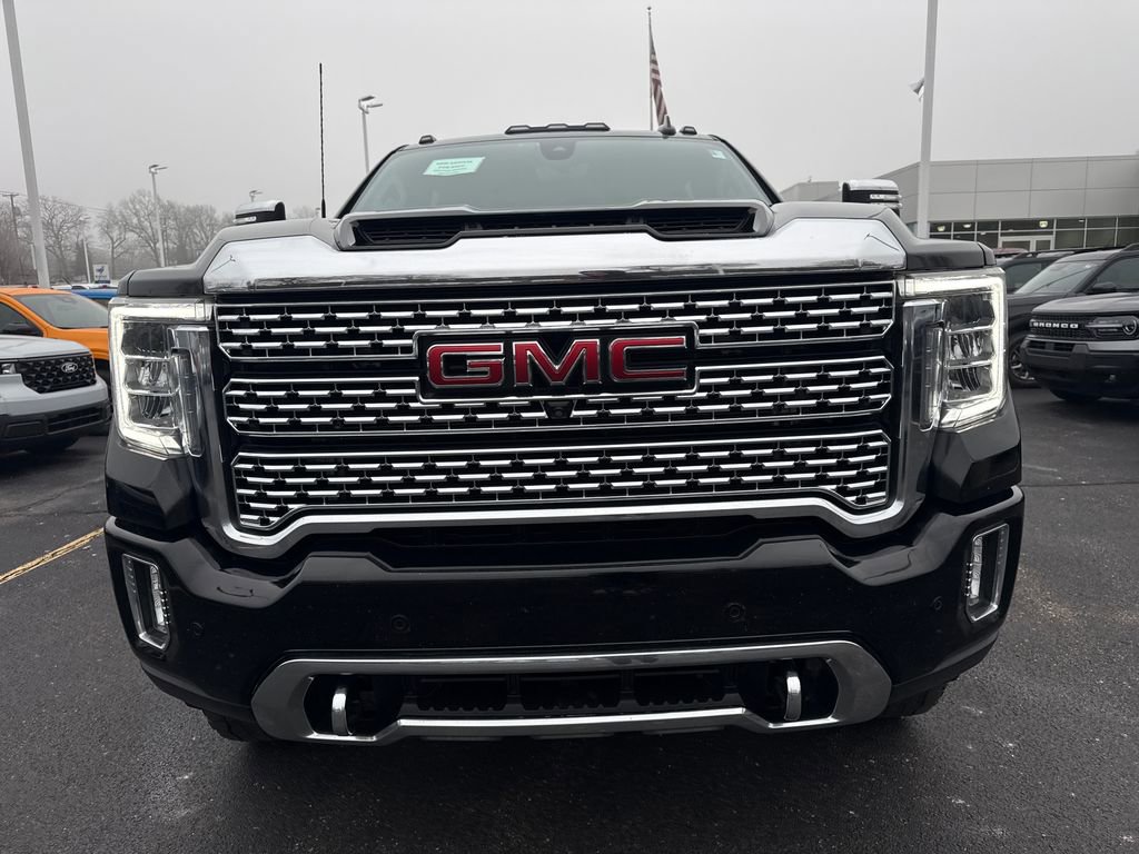 Used 2023 GMC Sierra 2500 Denali w/ Denali Black Diamond Edition image 3