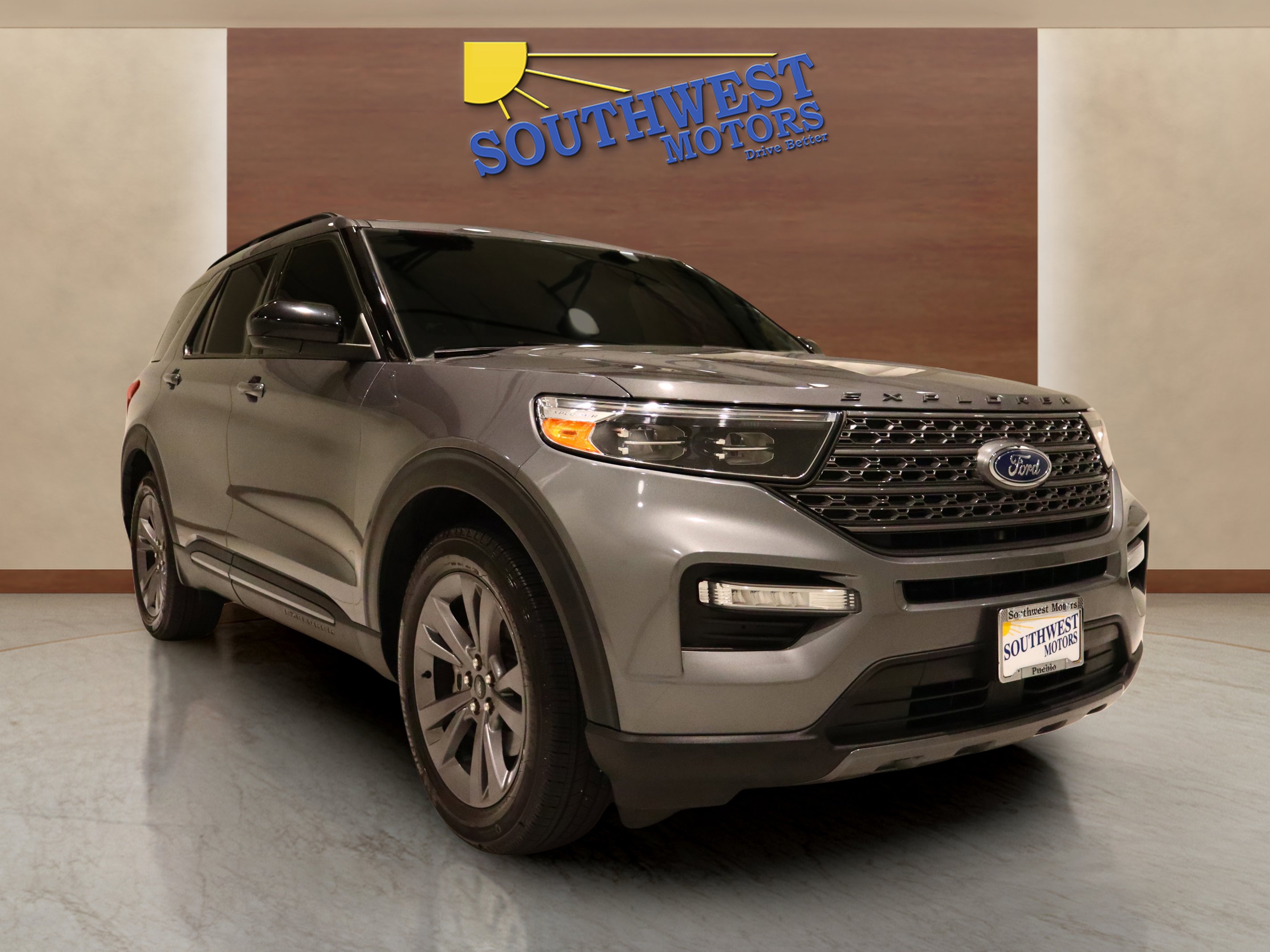 Used 2023 Ford Explorer XLT w/ Equipment Group 202A image 5