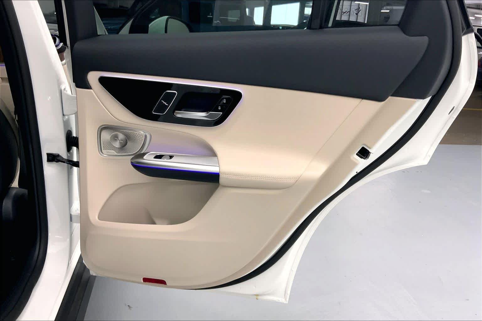 New 2027 Mercedes-Benz GLC 300 image 12