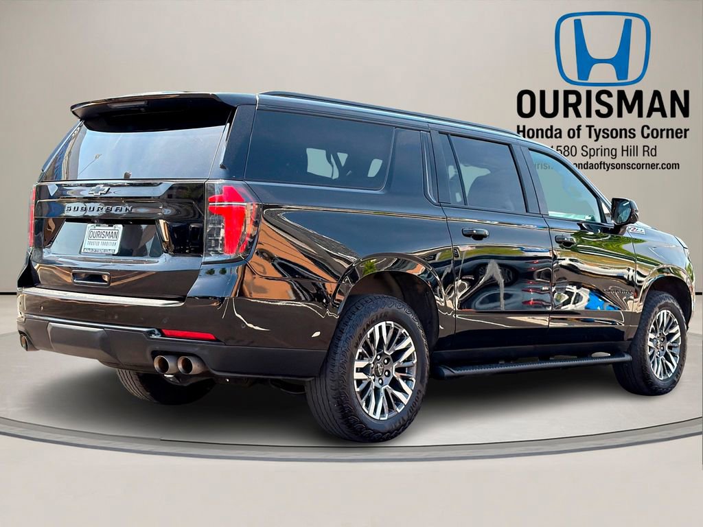 Used 2025 Chevrolet Suburban Z71 AWD/4WD image 3