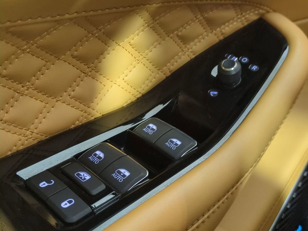 Used 2024 Jeep Grand Cherokee Summit image 32