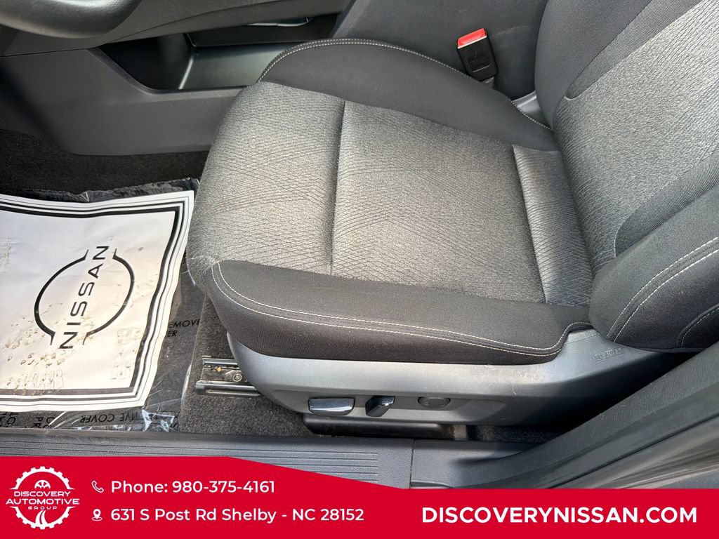 Certified 2024 Nissan Rogue SV AWD/4WD image 12