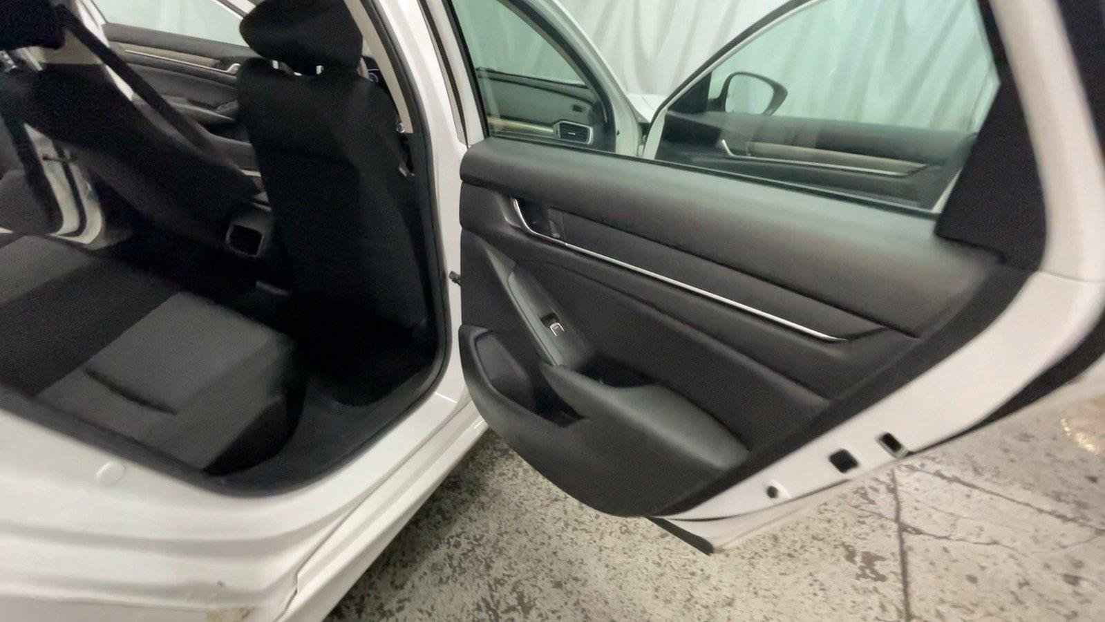 Used 2019 Honda Accord LX image 23