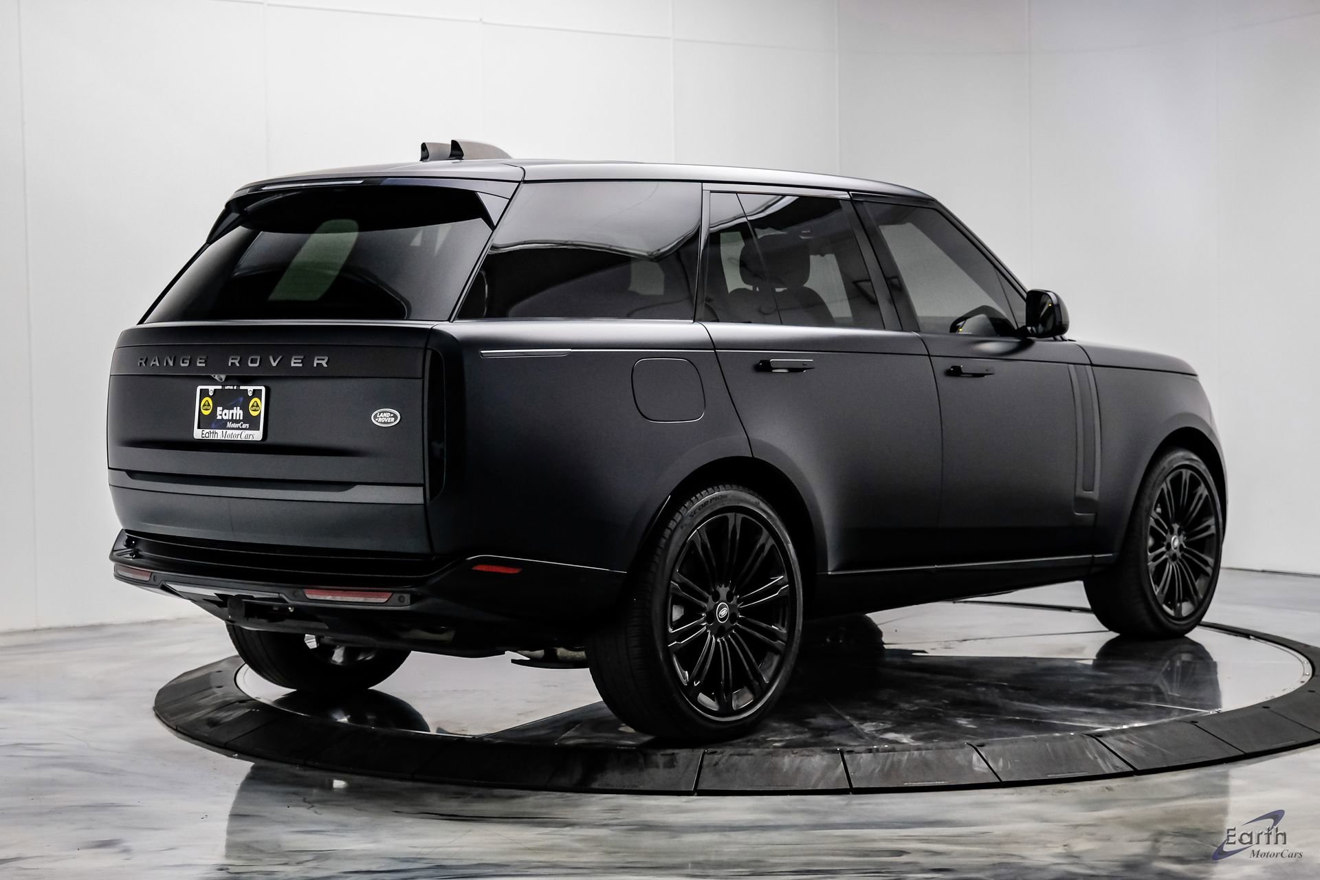 Used 2023 Land Rover Range Rover SE image 16