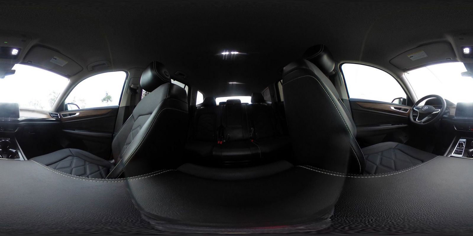 Used 2025 Volkswagen Atlas SE image 43